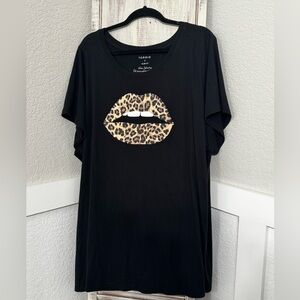 CUTE!! Torrid Black Tee with Leopard Lip Graphic Plus Size 6 Slim Fit